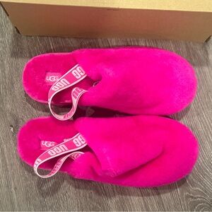 UGG Fluff Yeah Clog Slippers Size 6 BRAND NEW